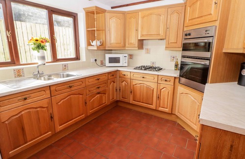 Moylegrove House | FOUNTAIN FOLLY, pet friendly, country holiday cottage in St Dogmaels