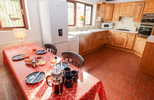 Moylegrove House | FOUNTAIN FOLLY, pet friendly, country holiday cottage in St Dogmaels
