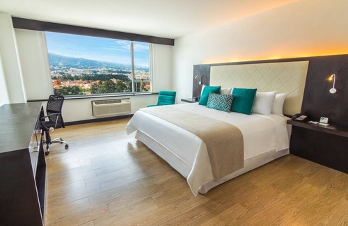 Cuenca Hotel | Four Points By Sheraton Cuenca