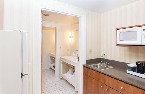 Eastham Hotel | Four Points by Sheraton Eastham Cape Cod