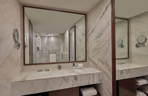 Clover Park Hotel | Four Points by Sheraton Hotel & Serviced Apartments, Pune