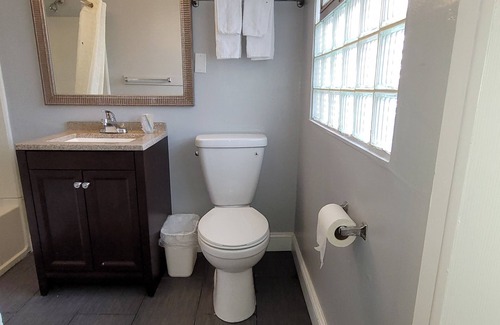 Castleton-on-Hudson Hotel | Four Season Motel