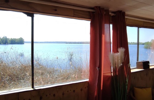 Eclaron-Braucourt-Sainte-Liviere Cabin | Wooden hut on stilts at Lac du Der - Nature escape & unusual charm