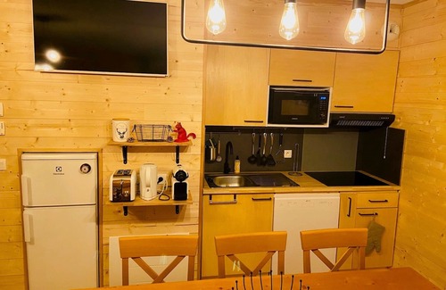 La Joue du Loup Ski Chalet | Semi-detached chalet, 3 rooms, 7 ppl, equipped kitchen, free parking, pet-friendly