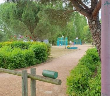 Les Authieux-sur-le-Port-Saint-Ouen Apartment | Charmante maison au bord des falaises