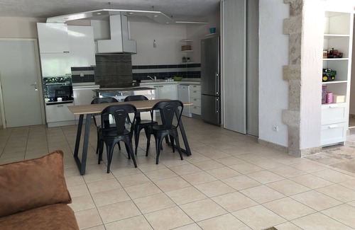 Saint-Maximin-la-Sainte-Baume Apartment | Holiday rent in a provencal house. Capacity: 2/4 people