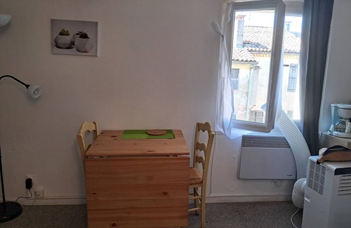 Saint-Maximin-la-Sainte-Baume Apartment | Chez Bichette Saint Maximin la Ste Baume - Comfortable 2-room apartment in the heart of town