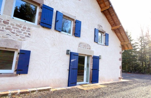 Ternuay-Melay-et-Saint-Hilaire Cottage | Cottage in forest with private pond, 1 bedroom, 2-4 people