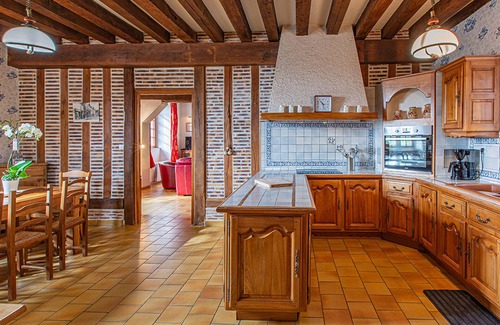 Chouzy-sur-Cisse Cottage | 4-bedroom cottage with covered pool and garden near Loire castles