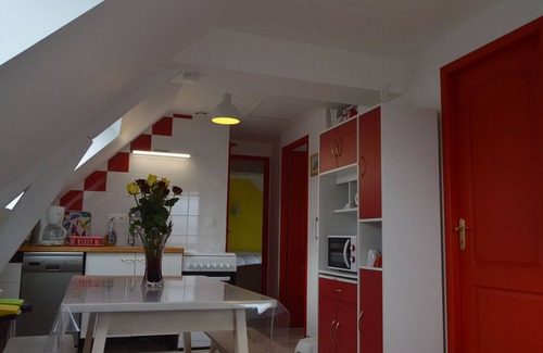 Villentrois Cottage | Cozy Retreat Near Loire Castles and Zoo with Private Terrace, Air Conditioning, and Parking