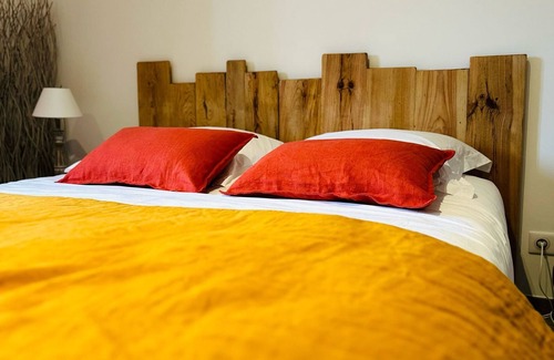 Faverolles Bed & Breakfast | Room for 4 with heated pool & WiFi
