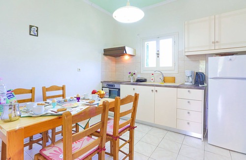 Agios Spyridon Corfu Apartment | Fran Apartment: Cozzy apartment with a shared pool, breakfast options and close to the beach