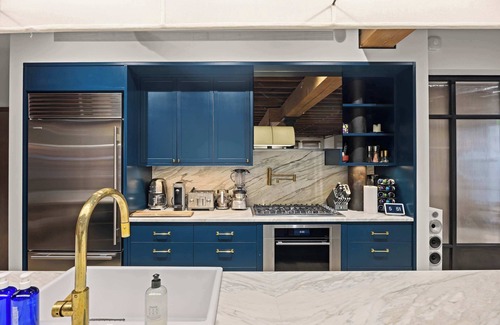 Tribeca Condo | Franklin Place by Rove Travel | 2BR Designer Loft