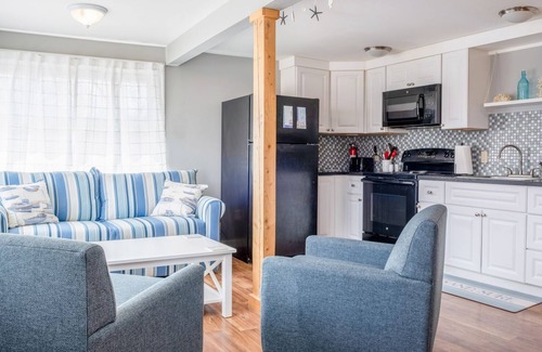 Bar Harbor Apartment | Free Breakfast In Downtown Main Street Apt A