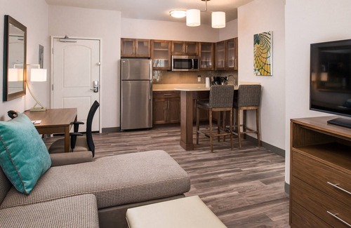 Pecos Apartment | Free Breakfast. Pool. Gym. Great for Business Travelers!