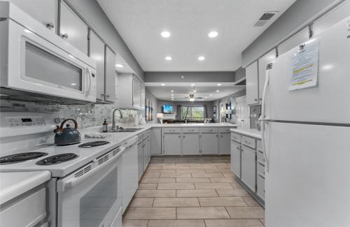 Branson House | Free Daily Attractions including Silver Dollar City! Spacious, Centrally located, 2 pools