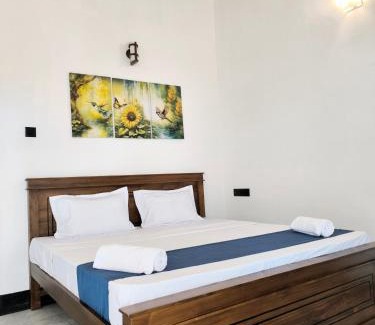 Uppuveli House | French Garden Regish Guest House