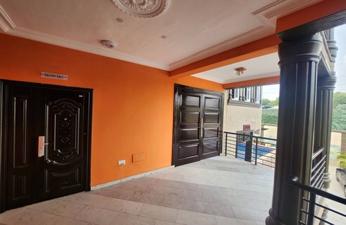 Accra Apartment | Frennin Court is a luxury apartment's in Accra. 20 minutes drive to the airport.