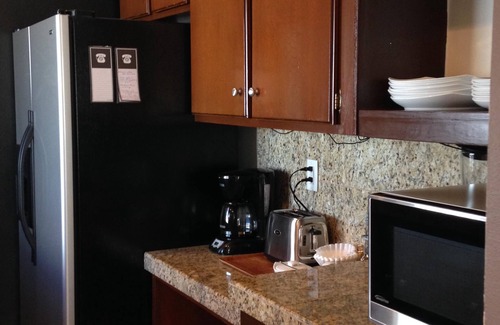 Palm Desert Condo | Fresh Modern Poolside&Tennis~South Palm Desert~Everything Close~Cheap Off Season