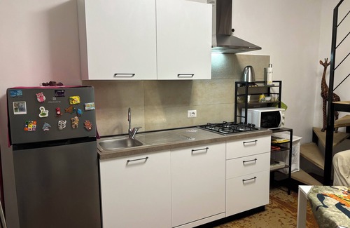 Como House | Friendly Africa Room in downtown Como near lake, funicular, train and bus stop