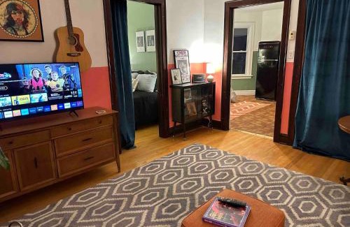 Berwyn Apartment | Friendly Songbird Suite