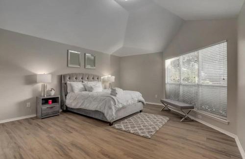 Frisco House | Frisco Spacious & Cozy Bling Home by Aya