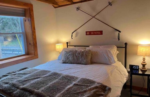 Blodgett Mills Apartment | Froggy Goggle Barn