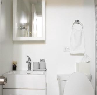 Pilsen Apartment | FRONTDESK Bright 3 BR Apt near Soldier Field