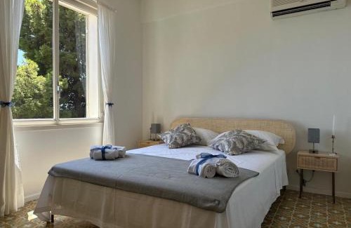 Mazzaro Apartment | FronteMare & MariMare Isola Bella Apartment by Taormina Holidays