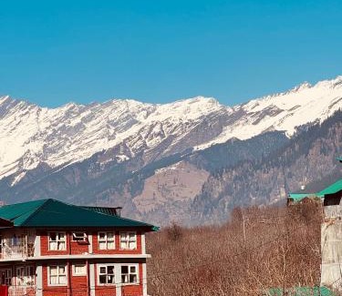 Manali Ski Chalet | Frostvale Private 3 Bedroom Cottage