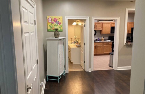 Braselton Apartment | Full bed, closet, mounted TV, with apartment amenities at this fabulous rate.