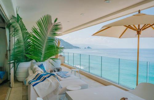 South Shore Hotel Area Apartment | Full Floor Beachfront Luxury Apartment