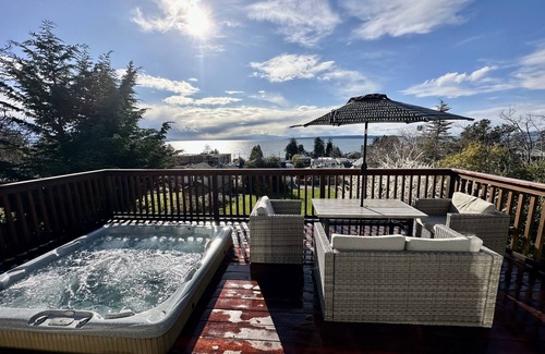 Powell River House | Full house