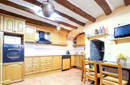 Colomers House | Fully equipped house for 10 with football field