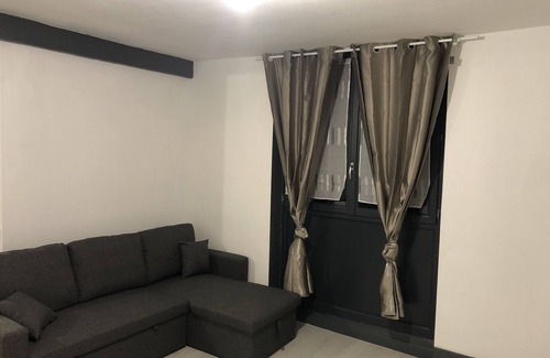 Bourgueil Apartment | Fully furnished and equipped studio "2