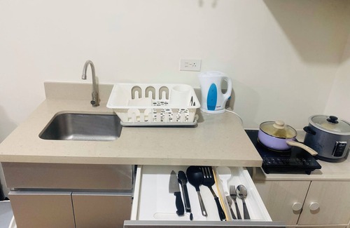 Lahug Condo | Fully Furnished Studio Unit @The Median with Netflix and Fast WIFI Connection