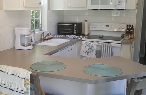 Key Largo House | Fully furnished tiny house with loft just minutes from the beach