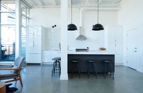 Gastown Condo | Fully Renovated Historic Loft with Private Roof Deck