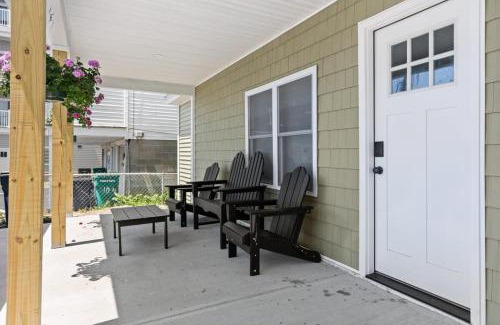 Hampton Apartment | Fully Renovated Steps to Beach The Americana