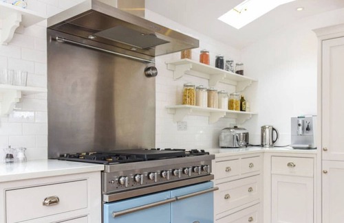 Winchester House | Fully renovated townhouse in heart of Winchester's cathedral streets