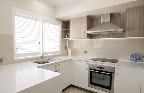 Wynnum House | Fully Self-Contained - Two Bedroom Townhouse