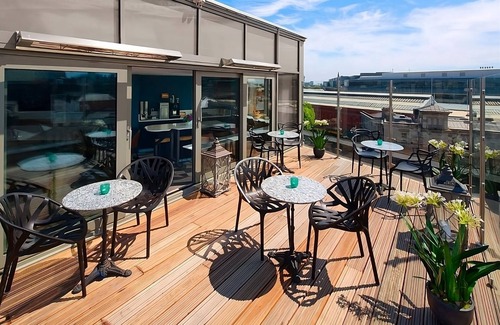 City Centre Dublin Hotel | Fun at Dublin Zoo! Two Contemporary Accommodations in Downtown Dublin!