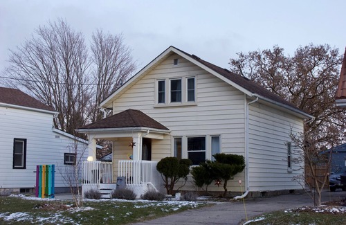 Cambridge House | Furnished 4 bedroom house with patio - 10 min walk to downtown