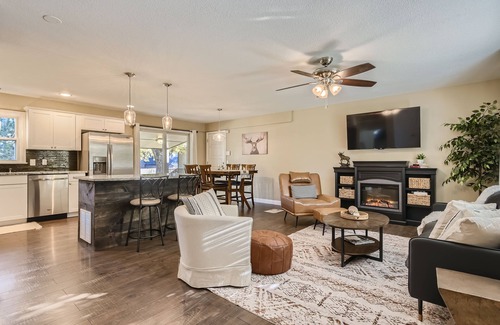 Thornton House | Furnished Denver Suburb! Garage, 2nd screen, flexible cancellation, 7+ day min