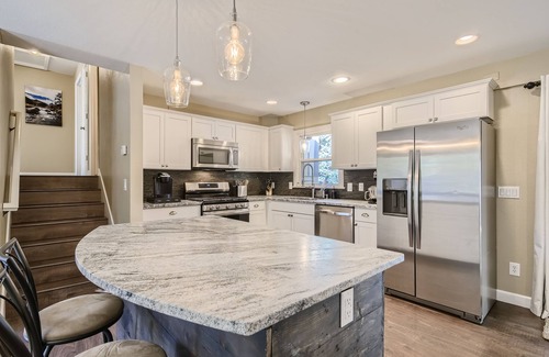 Thornton House | Furnished Denver Suburb! Garage, 2nd screen, flexible cancellation, 7+ day min