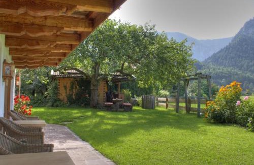 Kreuzfeld Apartment | Gästehaus Hirschbichler - Chiemgau Karte