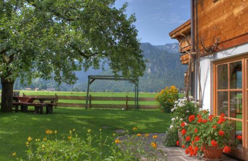 Kreuzfeld Apartment | Gästehaus Hirschbichler - Chiemgau Karte