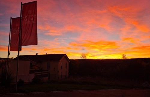 Mickhausen Hotel | Gästehaus Staudenschloss