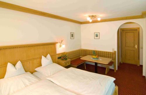 Reit im Winkl Hotel | Gästehaus Weißes Rössl