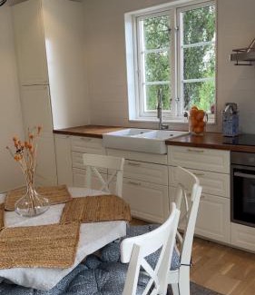 Katrineholm Municipality House | Gård med egen sjö med bryggbåt, nyrenoverat!